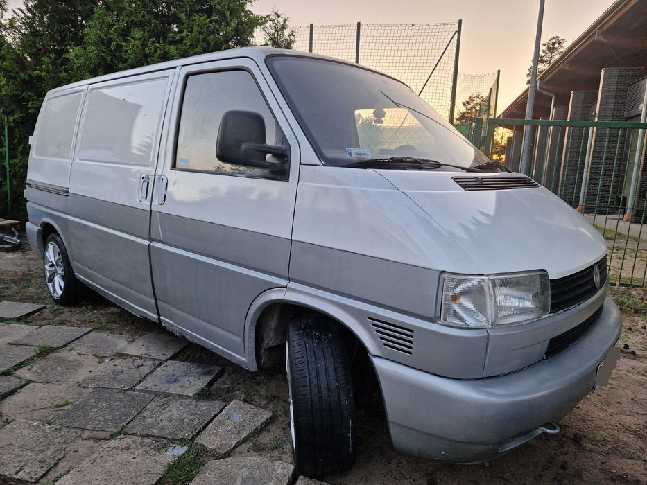 VW Transporter T4 1,9td 1998 Po blacharce progów - możliwa zamiana