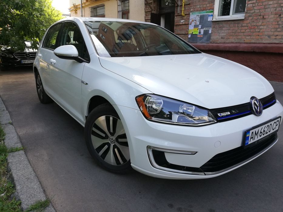 Продам Volkswagen e Golf  2016