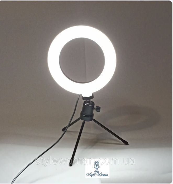 Кільцева  лампа  USB на штативі діаметр 16