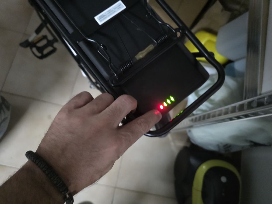 Bocicleta eletrica praticamente sem uso nova