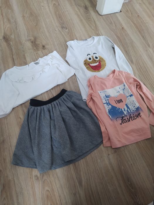Komplet ubrań 128/134 spódnica cool Club, 3 koszulki