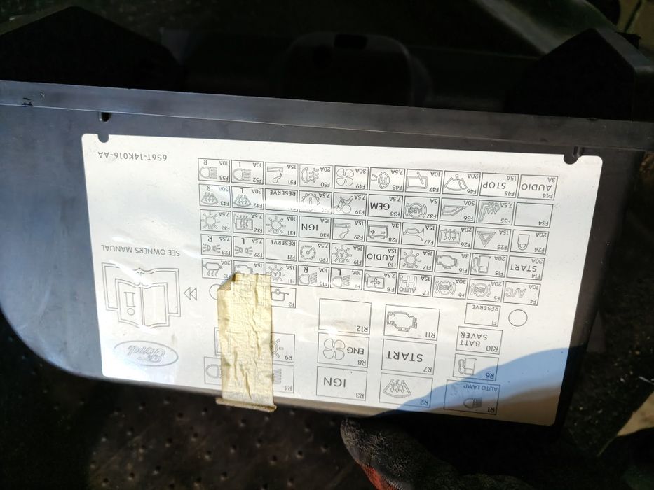 Schowek ford Fiesta mk6
