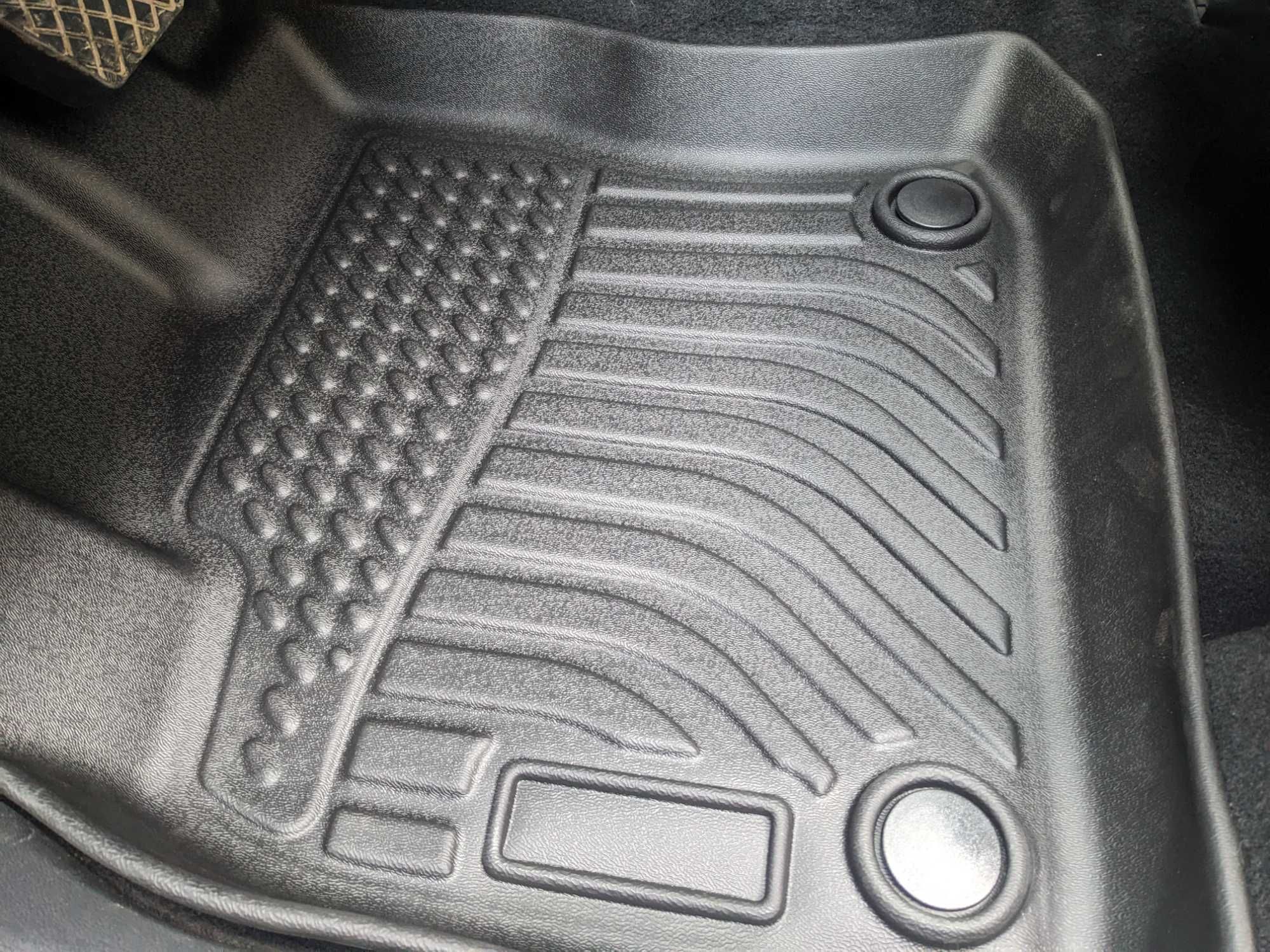 Килимки 3D гумові ФВ Тігуан VW Tiguan 16-24 Туарег Touareg 18+ коврики