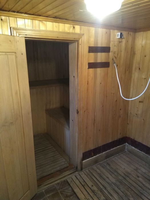 Продам будинок. Розташований в с.Тисовець 9 км від м.Чернівці