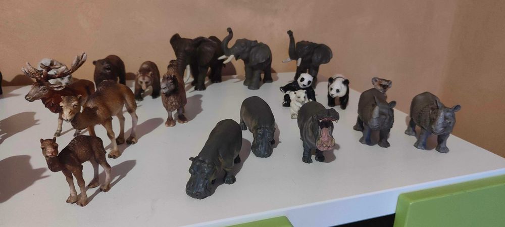 animais schleich, bully, papo