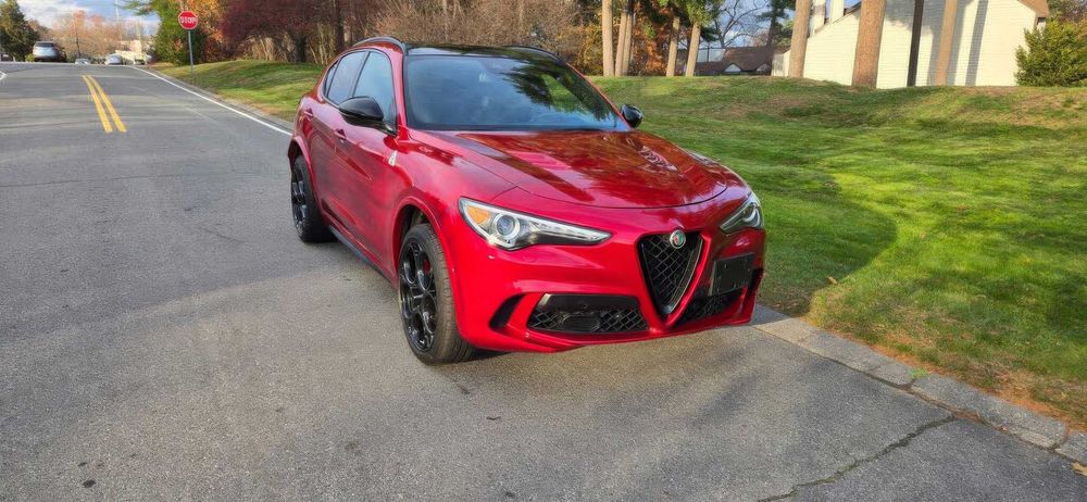Alfa Romeo Stelvio Quadrifoglio      2023