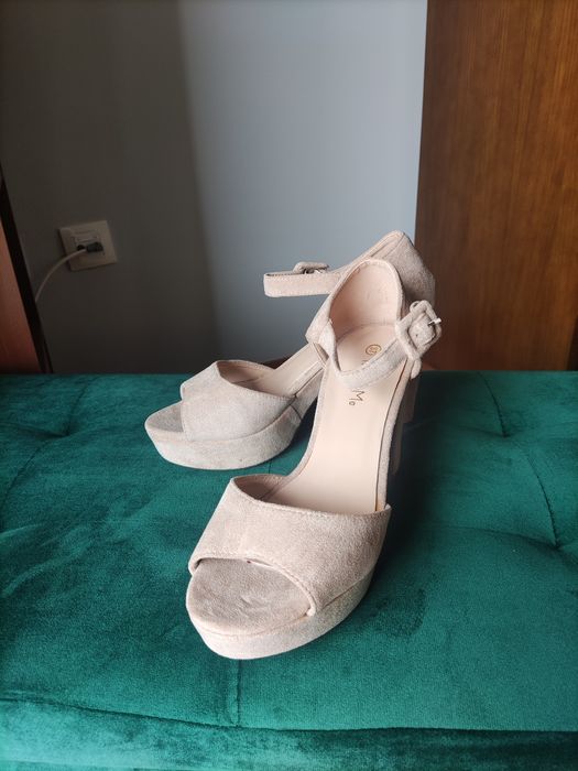 Sandálias bejes (37)