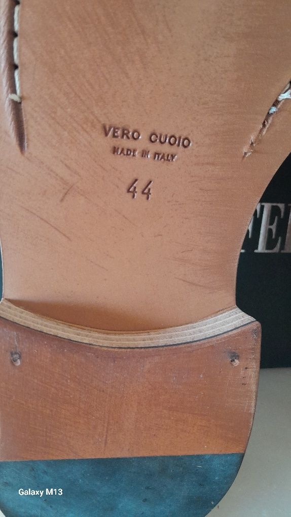 Sapatos homem em pele novos tamanho  44 italianos