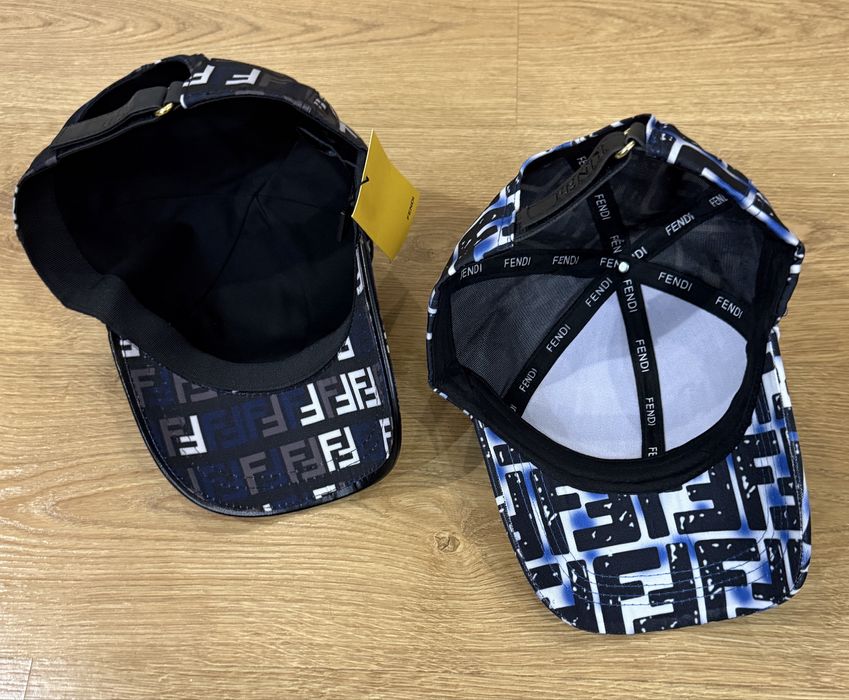 Кепка  LV Louis Italia синя