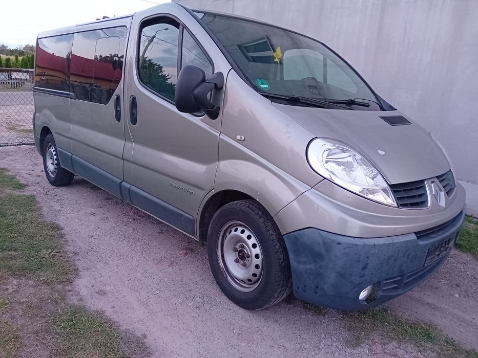 Trafic Vivaro 2.0 dci Passenger tec66 oc70 kanapa drzwi szyba lampa