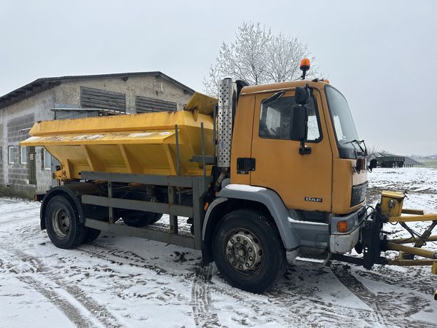 Daf50 piaskarka pojazd specjalny do utrzymywania zimowego z plugiem