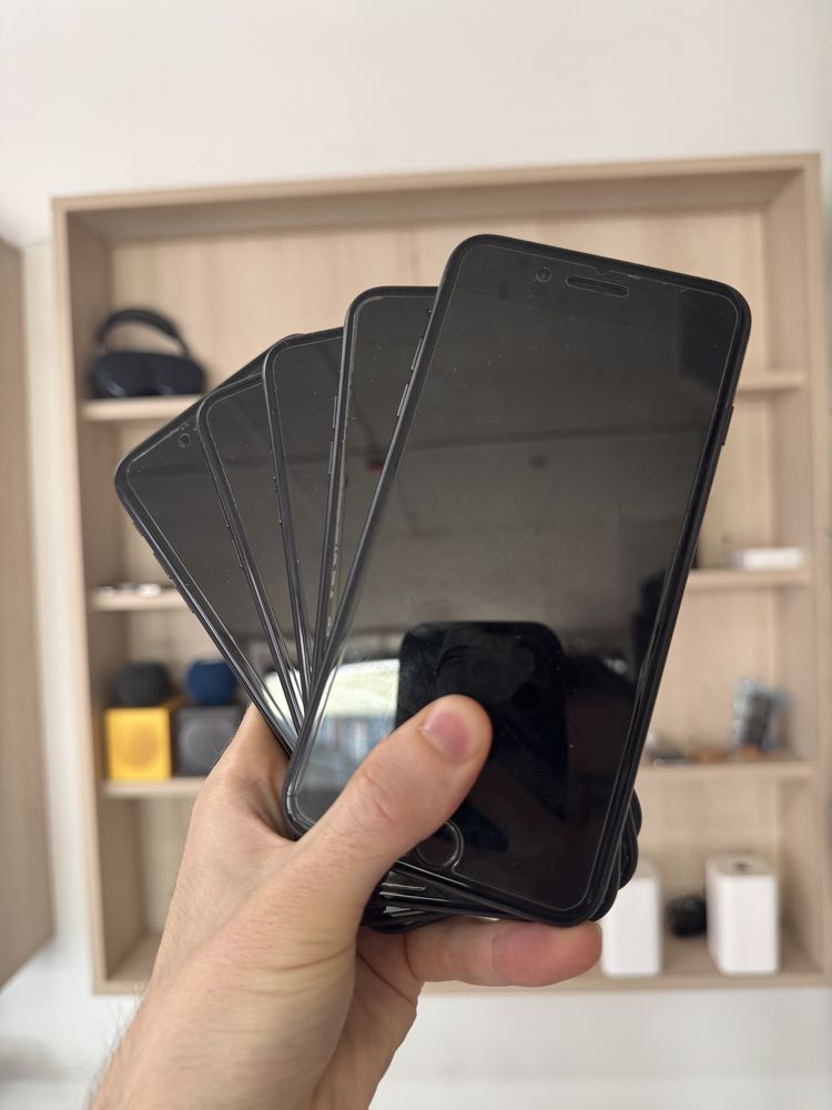 Apple iPhone 7 plus + 32GB Neverlock Black смартфон