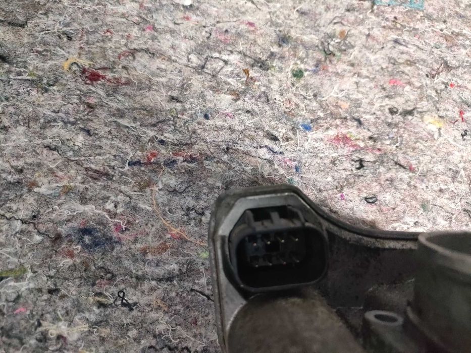 Opel Vectr Signum 1,8B przepustnica