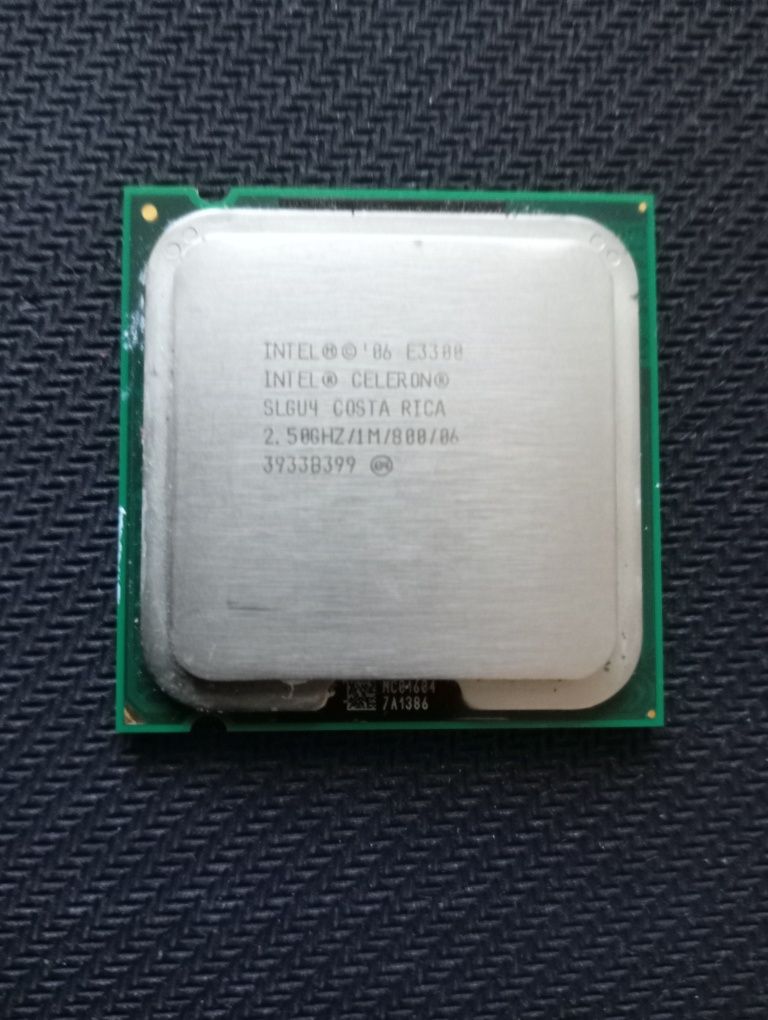 Celeron E3300 Dual Core 2.5Ghz. Кулер 775-сокет. Пам'ять DDD2 1GB 3шт