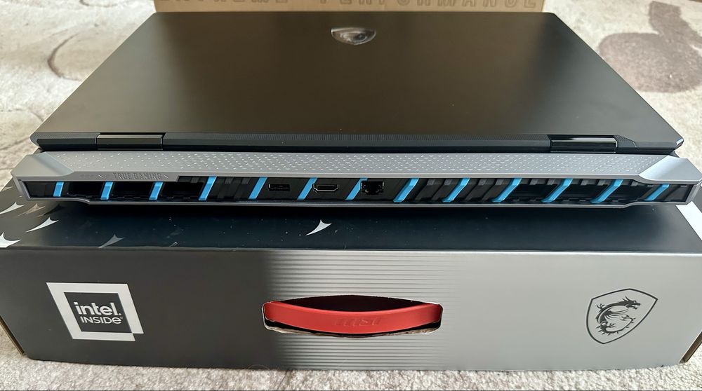 Продам MSI Titan 18HX i9-14900HX, 64 gb RAM, RTX 4080 12 gb, ssd 2 tb