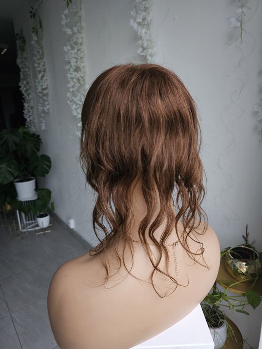 Topper z włosów naturalnych brąz fale z grzywką