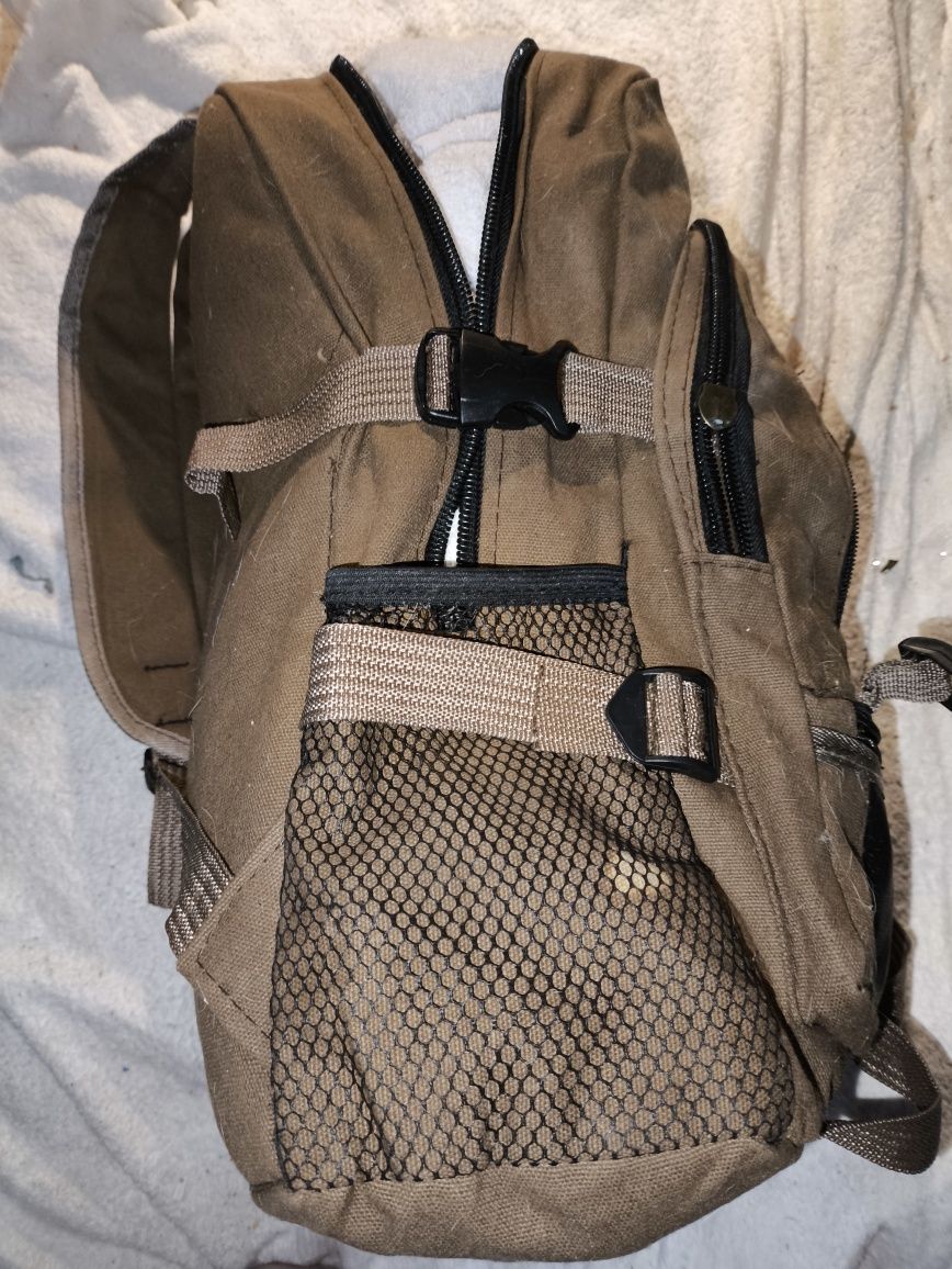 MOCHILA com muita arrumação