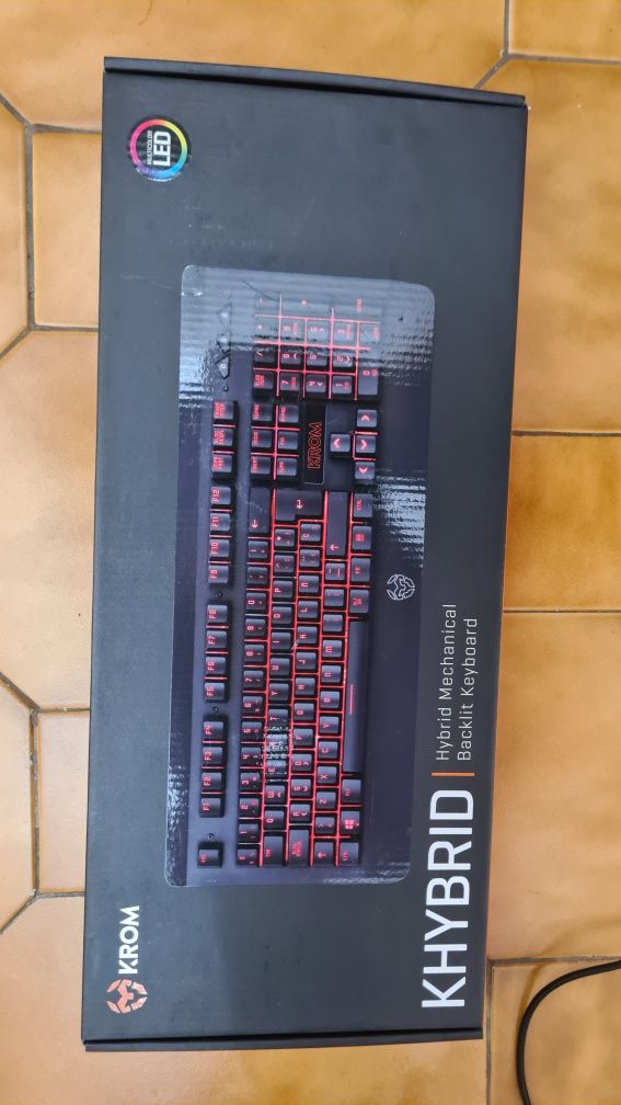 Teclado híbrido Krom