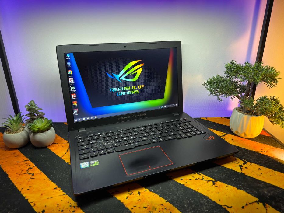Asus Rog Strix, gtx1050, i7-7700, 16gb, 256gb ssd