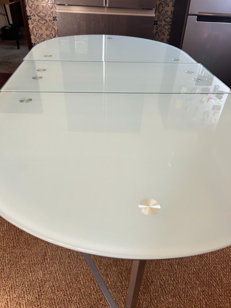 Mesa de vidro rebativel