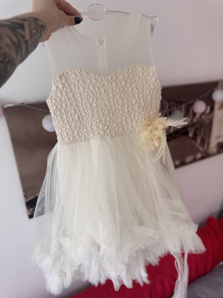 Elegancka sukienka  dla dziewczynki