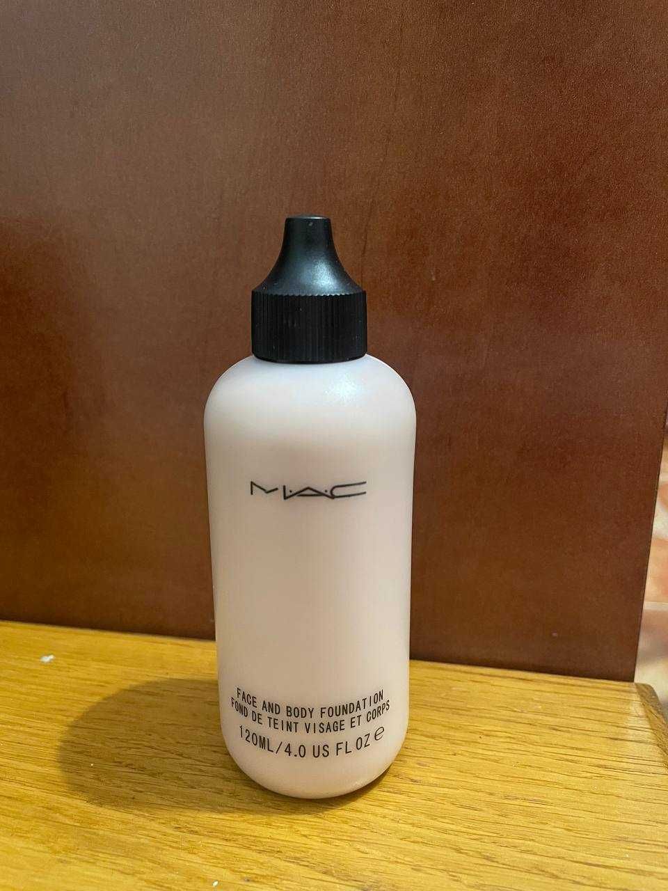 M.A.C Face and Body Foundation Fond De Teint (120ml)