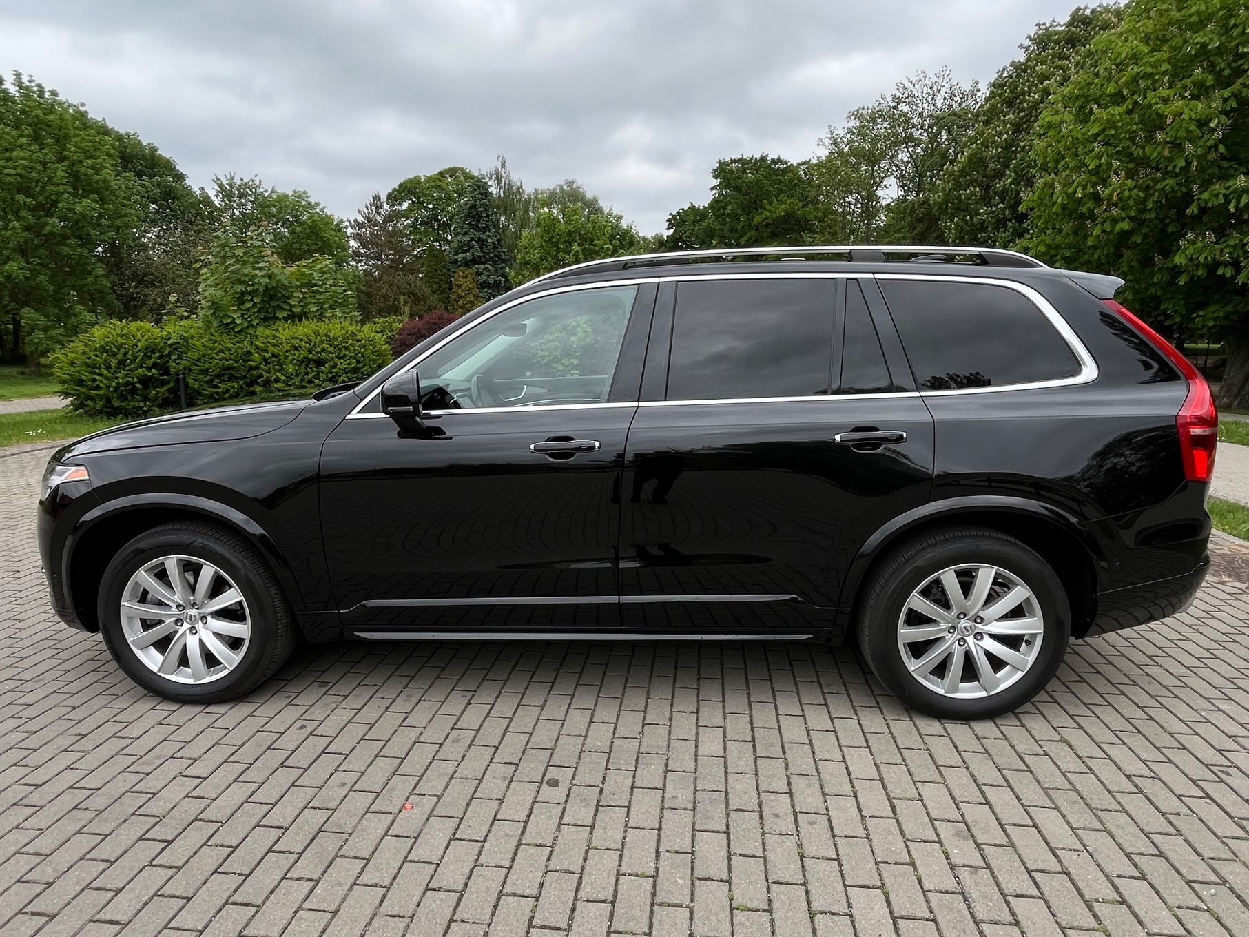 Volvo XC 90 4x4 320 km automat 7 os Bogate wyposażenie