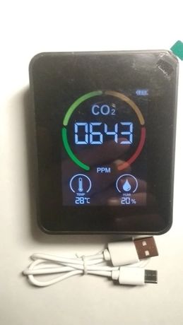 Топовый датчик / детектор углекислого газа, температуры и влажности