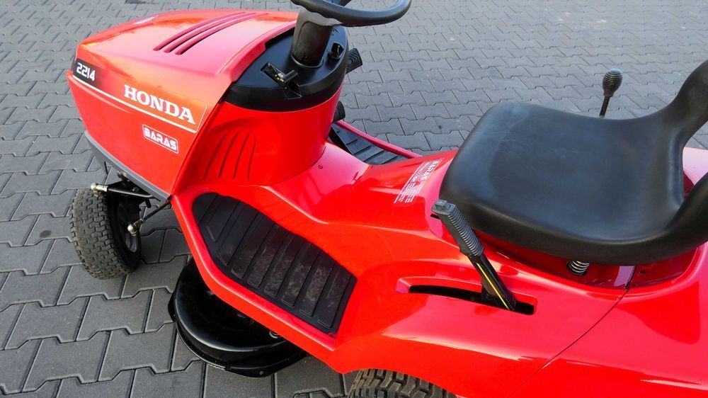 Traktorek kosiarka HONDA 2214 2 Cylindry (050201.5) - Baras