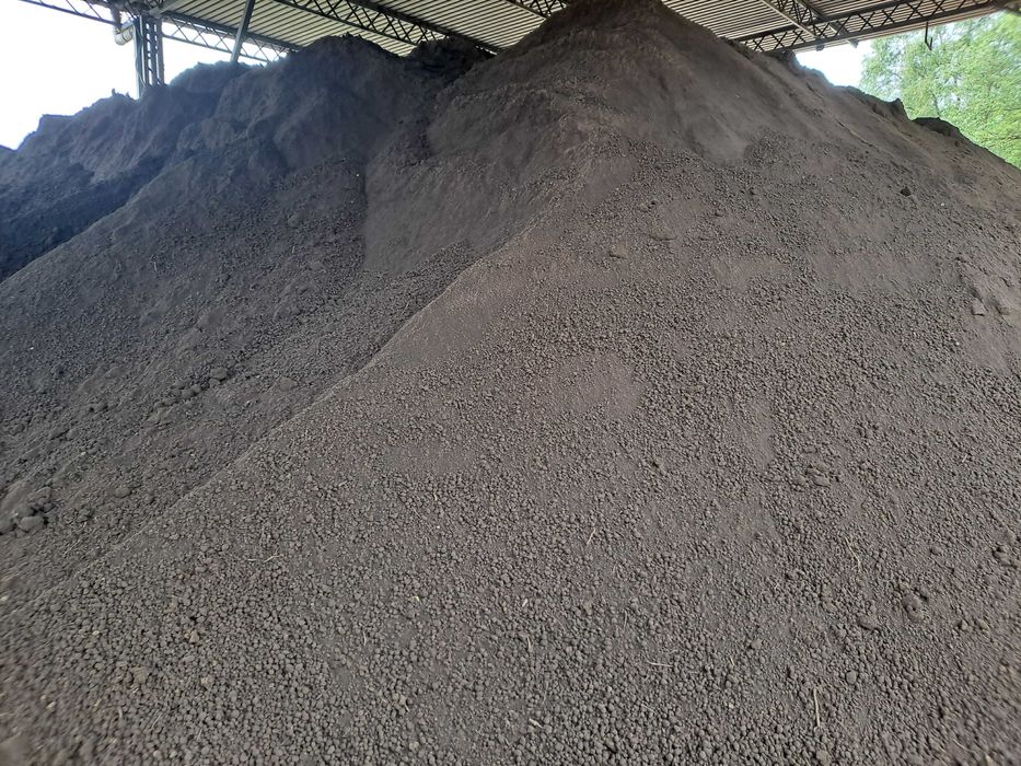 Ziemia ogrodowa siana, humus, czarnoziem, pod trawnik, pod warzywa