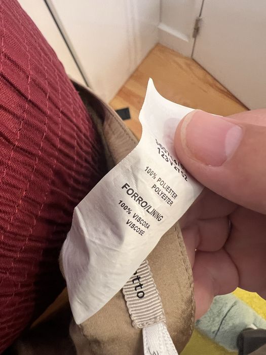 Saia plissada acetinada Tintoretto