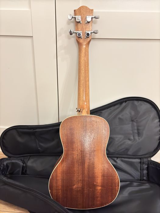 Ukulele segovia SE-20C NT mahogany instrument ever play