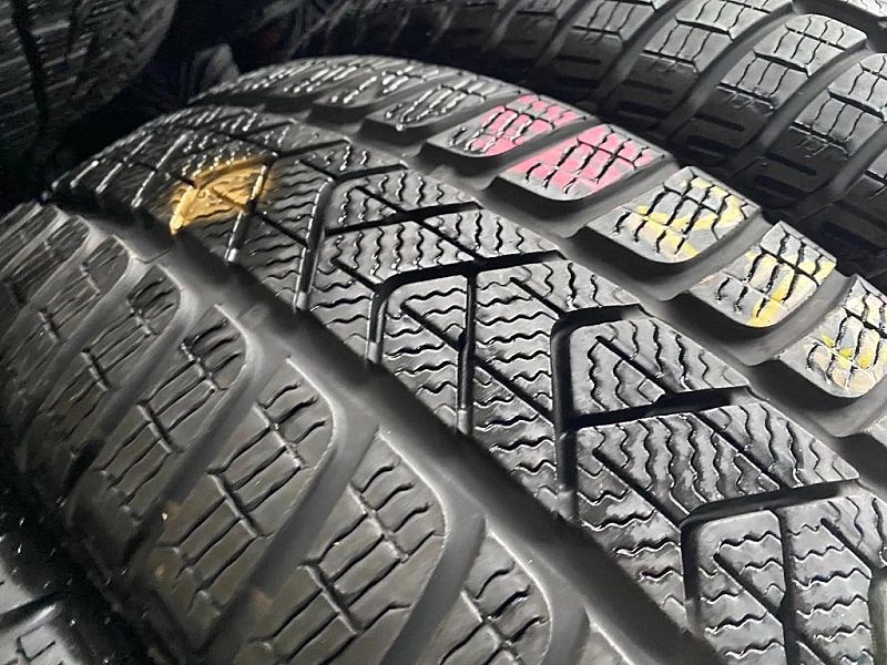 215/55r17 Pirelli SottoZero 3_6,8mm_4szt_(127)