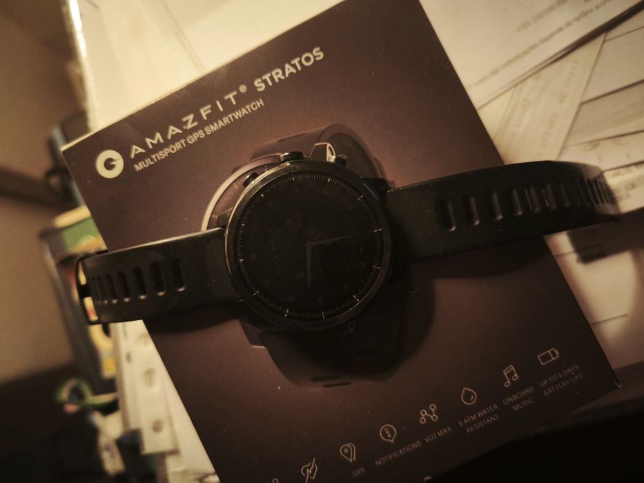 Smart watch amazfit stratos