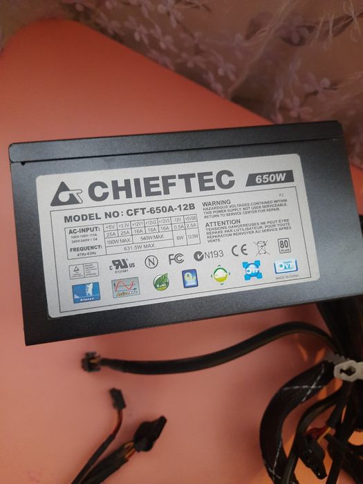 Chieftec 650W блок живлення