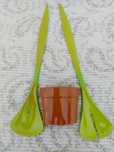Colheres de salada com  suporte / molheira " Black + Blum " novo