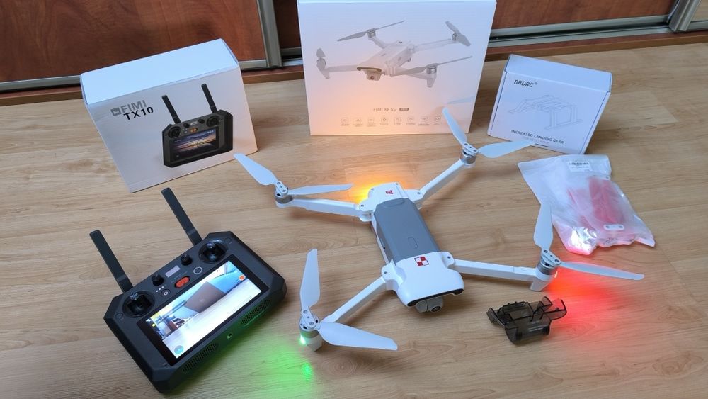 Dron Xiaomi Fimi X8 SE 2022 V2 z kontrolerem z ekranem, mega zestaw