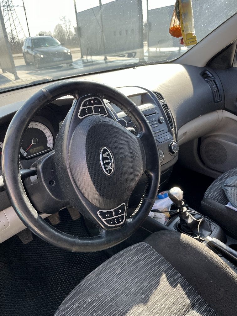 Kia Ceed crdi 1,6 універсал 2008р