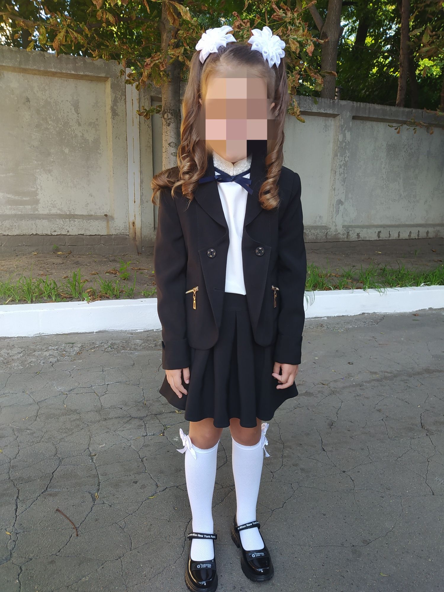 Шкільний костюм на дівчинку