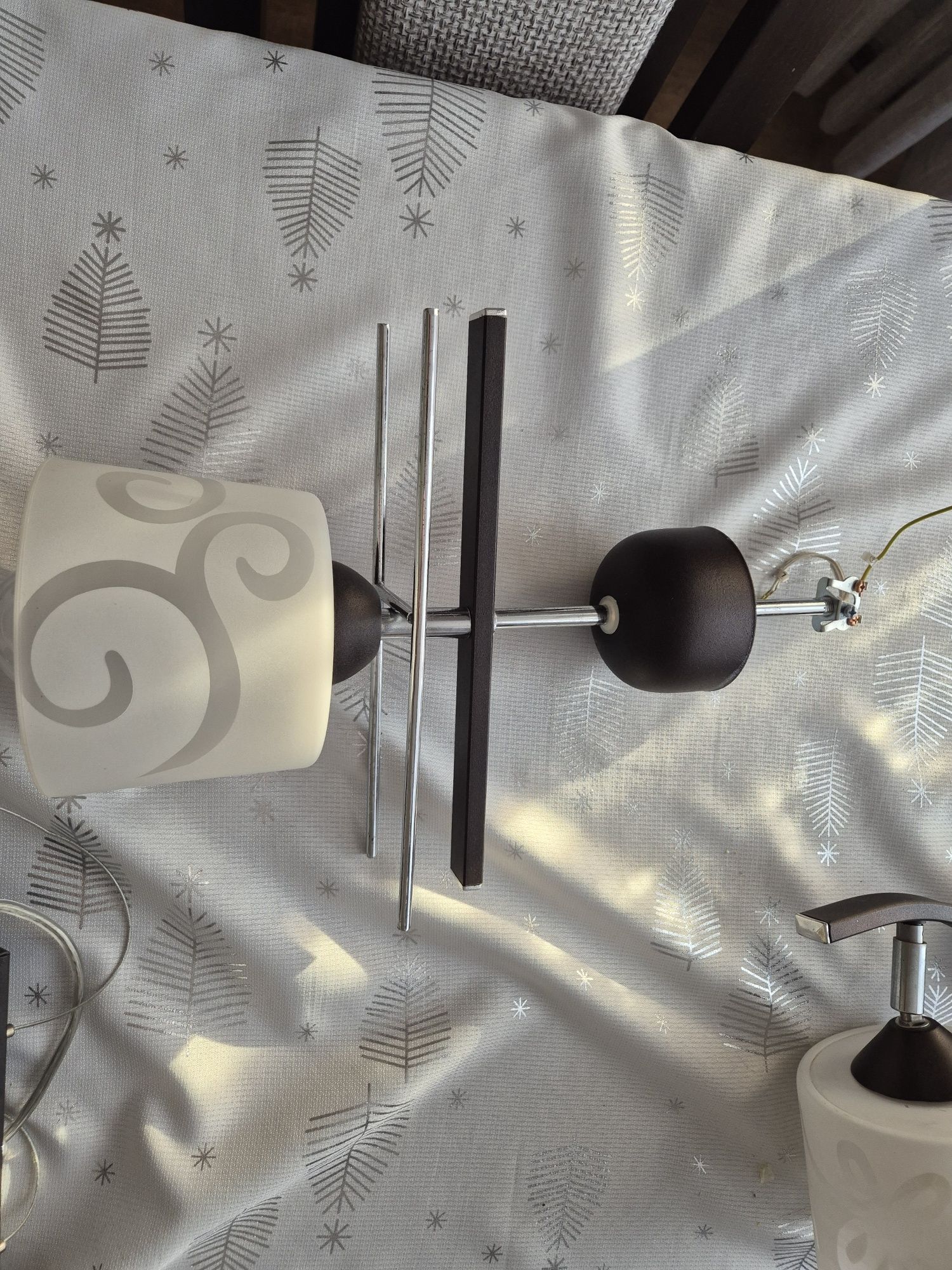Lampy sufitowe plus kinkiet. 3+1+1