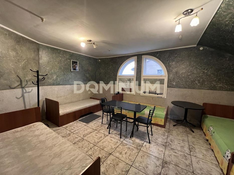 Продається комерційна будівля у м. Хуст