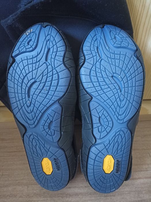 nowe wysokie buty Vibram Furoshiki r.36-38