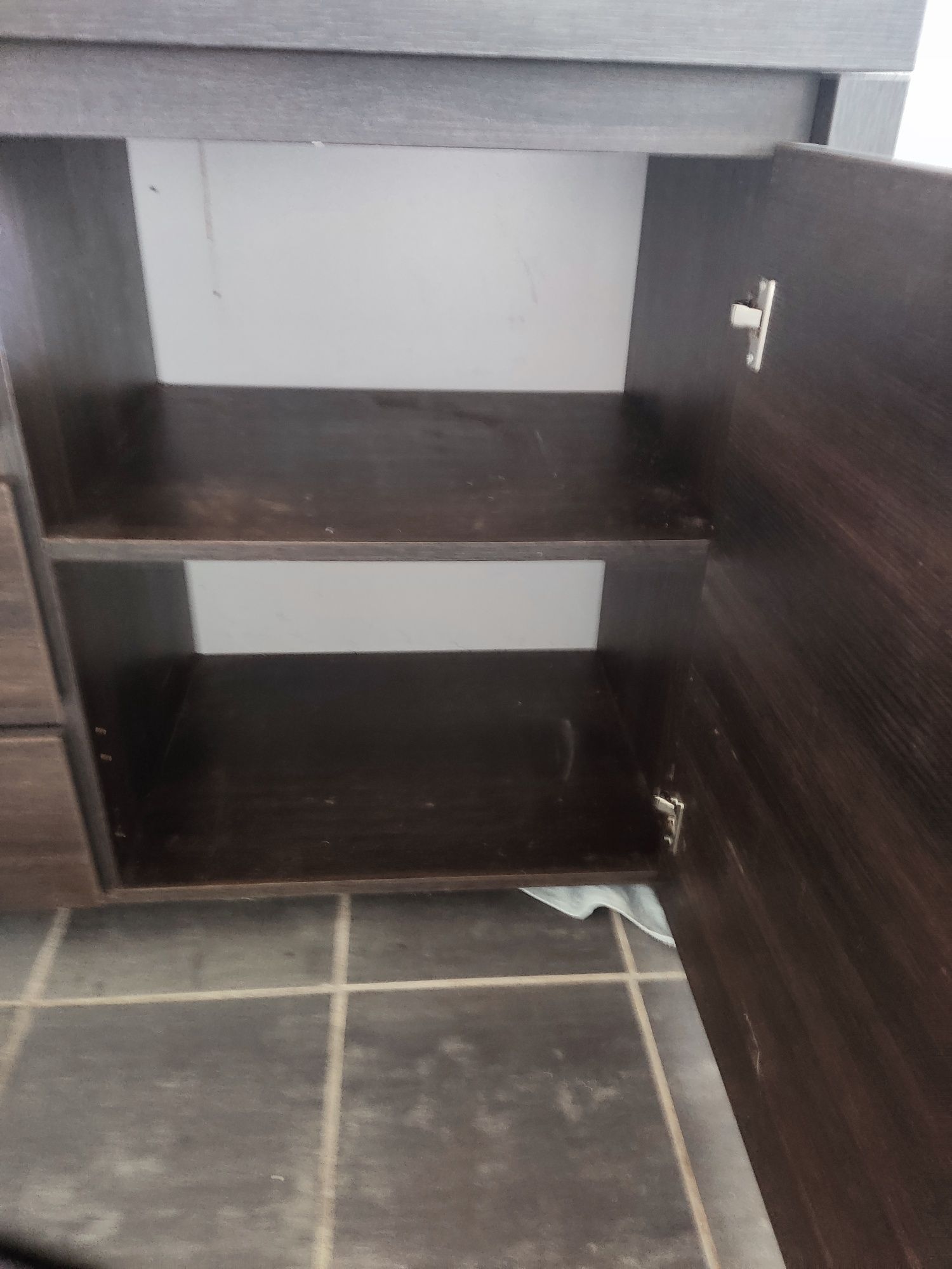 Aparador wenge com gavetas e 2 portas