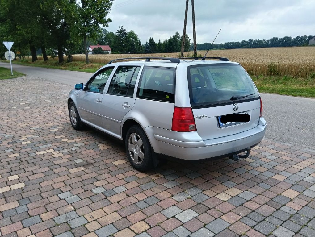 Sprzedam VW Bora 1.6 Benz Rok 2001 Spr Klima Alu Hak Stan Bdb