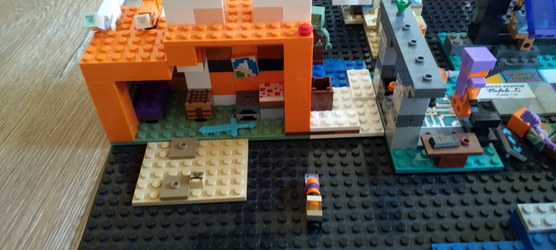 LEGO Minecraft raz złożone