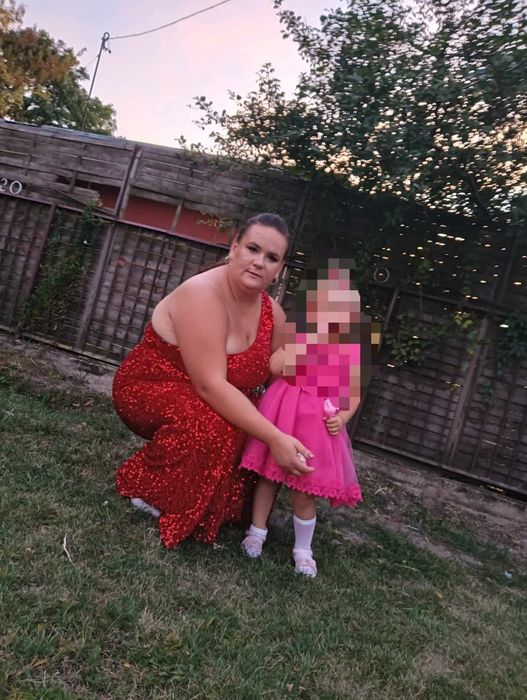 Sukienka długa czerwona