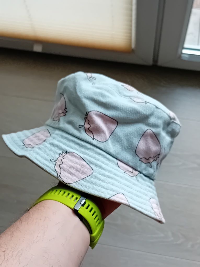 Letni kapelusz bucket hat 53-55cm truskawka / beżowy dwustronny  BDB