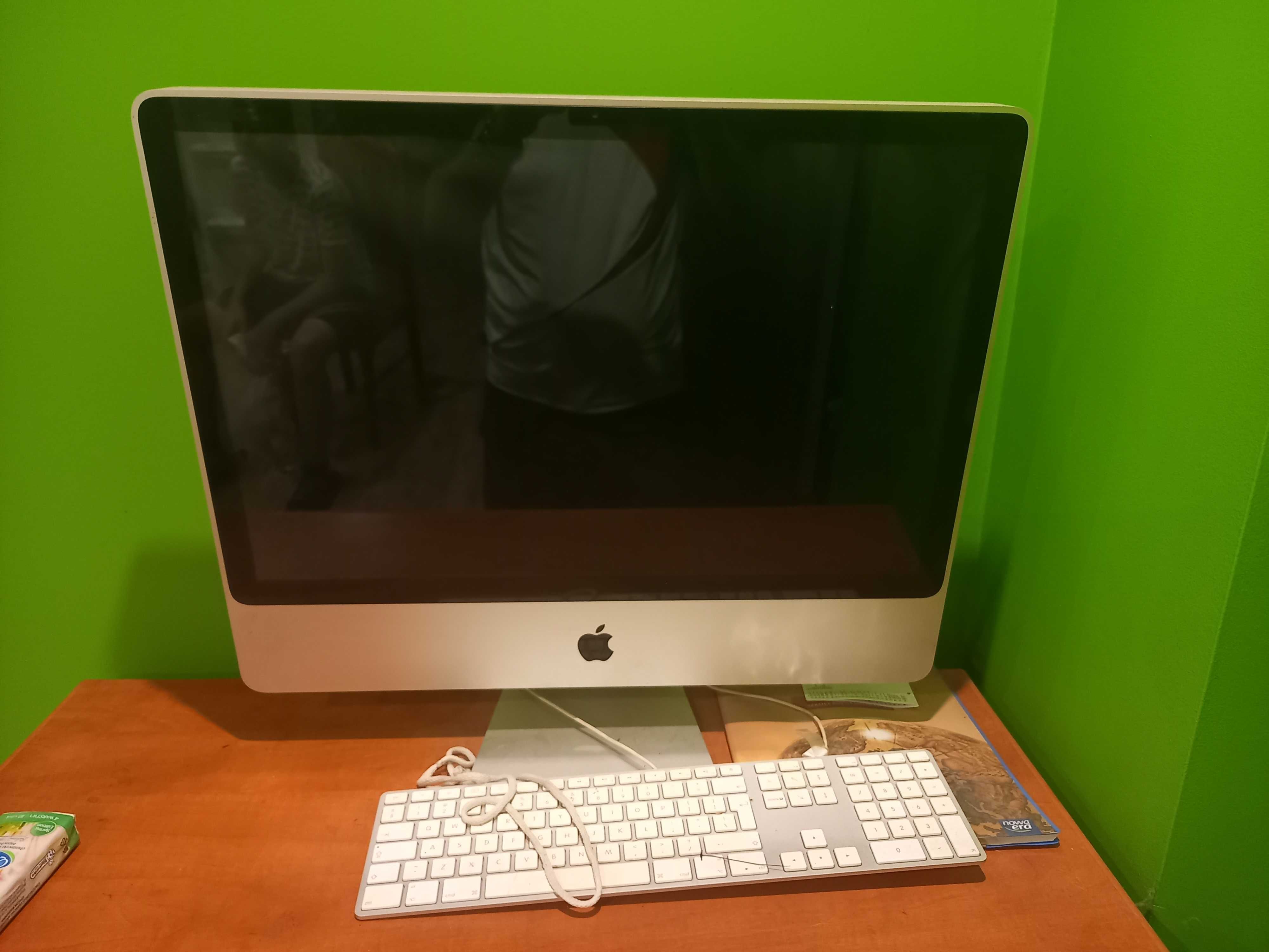 komputer Imac z klawiatura pilot sprawny