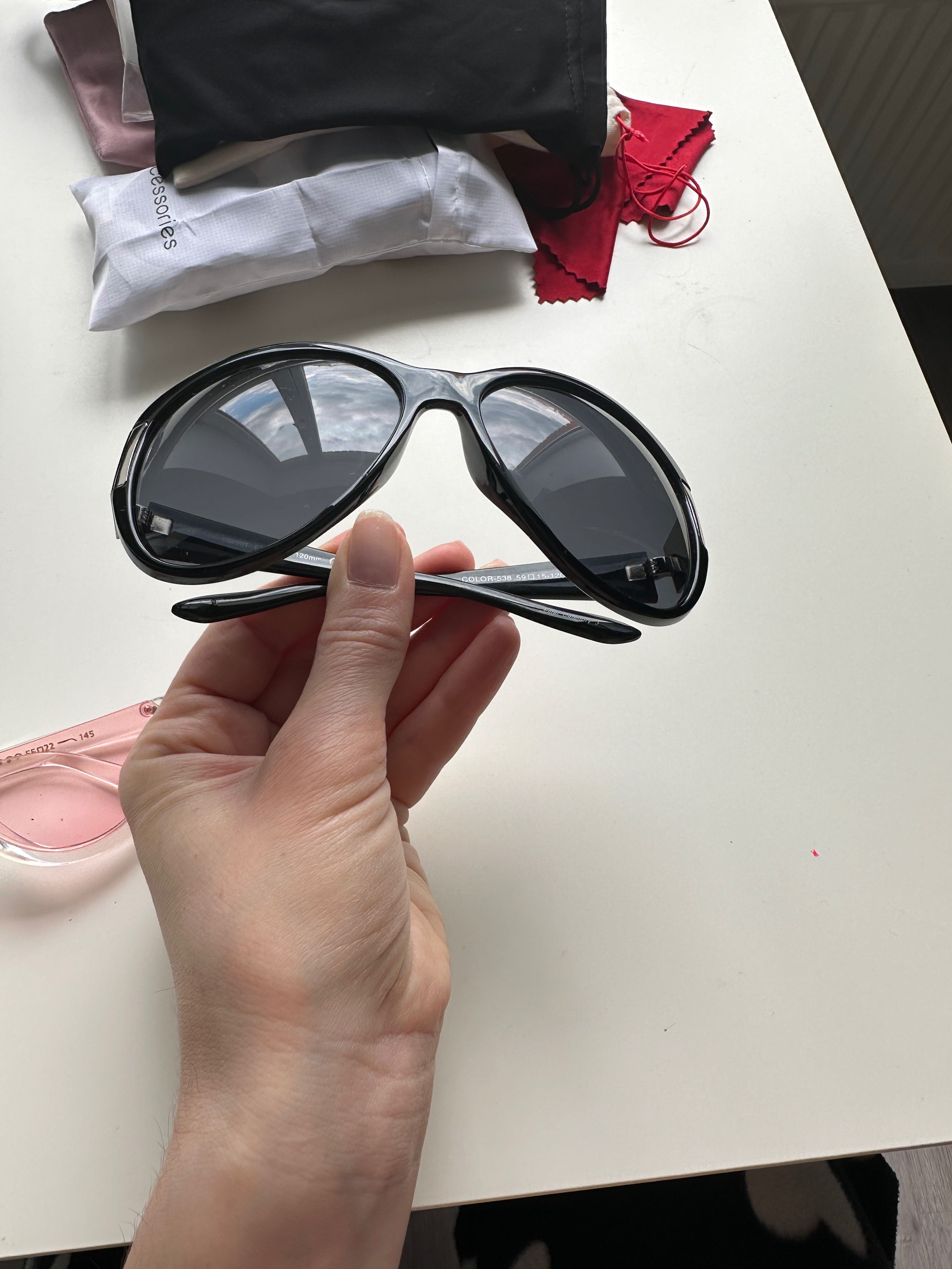 Жіночі сонячні окуляри нові
