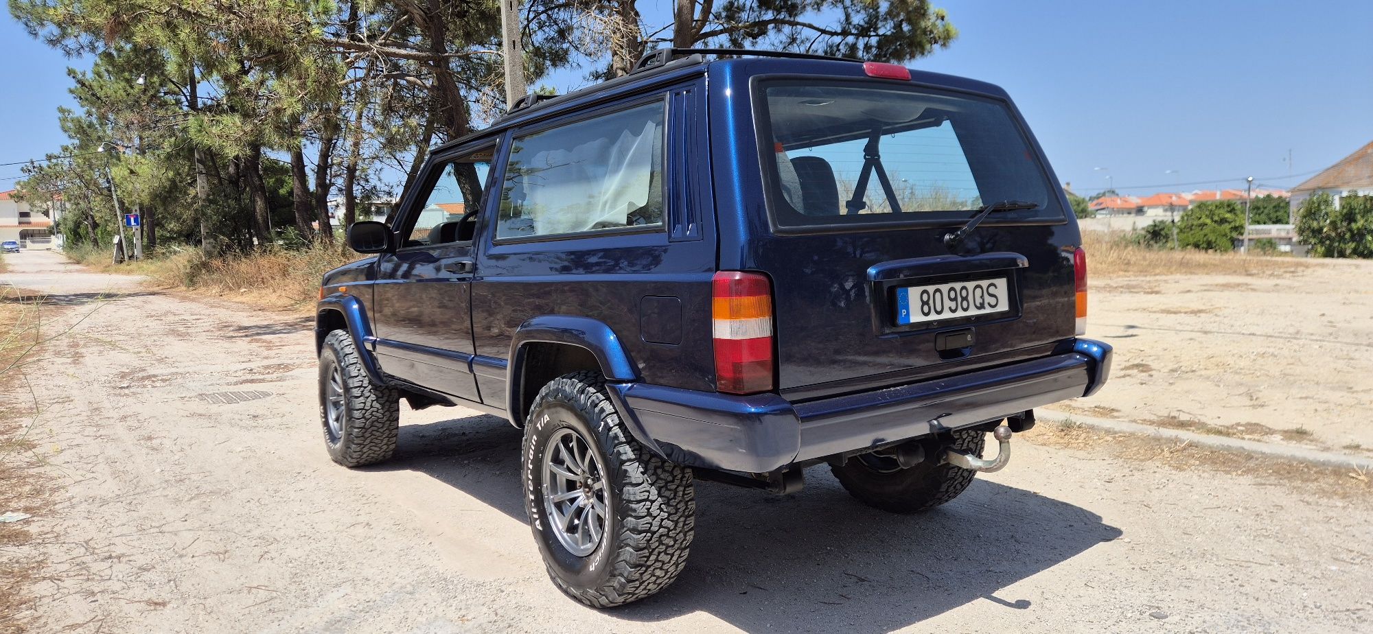 Jeep Cherokee 2.5TD Sport 4X4 3 Portas de 2000 NACIONAL